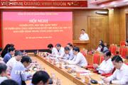 Hội nghị trực tiếp kết hợp trực tuyến về nghiên cứu, học tập, quán triệt và triển khai thực hiện Nghị quyết Hội nghị lần thứ tư Ban Chấp hành Trung ương Đảng khóa XIV. (Ảnh: An Đăng/TTXVN)