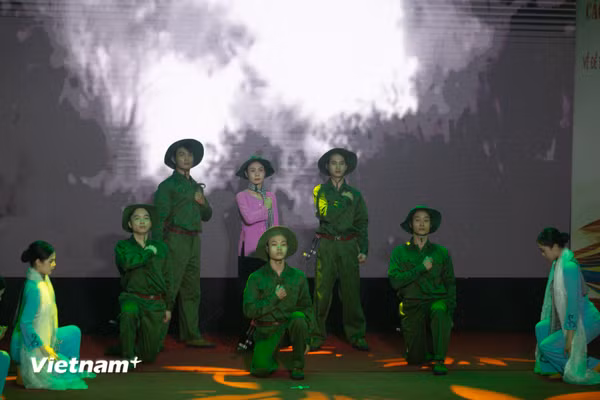 Vận động sáng tác văn học nghệ thuật về những người có công với cách mạng 