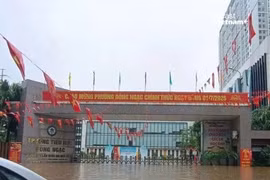 Hàng loạt trường học tại Hà Nội phải hoãn tựu trường vì mưa lớn kéo dài 