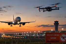 CHUYỆN TUẦN QUA: UAV khiến hoạt động tại sân bay Tân Sơn Nhất đình trệ, lỗ hổng an ninh lộ diện