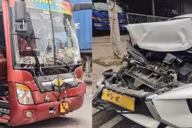 Xe giường nằm chở 20 khách mất phanh đâm liên hoàn 4 ôtô ở Thành phố Hồ Chí Minh