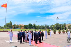 Thủ tướng Timor-Leste đặt vòng hoa và vào Lăng viếng Chủ tịch Hồ Chí Minh
