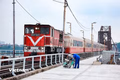 Cầu Long Biên sẽ thông xe từ 0h ngày 28/5 sau 2 tháng thi công sửa chữa. (Ảnh: Hoài Nam/Vietnam+)