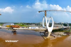 Cận cảnh cầu Đuống mới chuẩn bị hợp long, thông xe trong tháng Chín