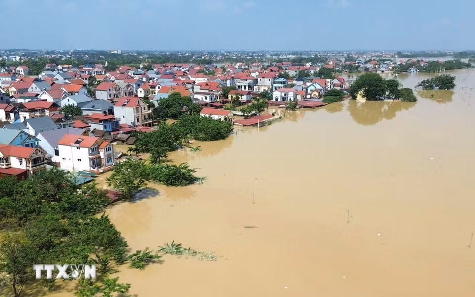 Thôn Đa Hội, Xã Hợp Thịnh, Bắc Ninh chìm trong biển nước. (Ảnh: Thành Phương/TTXVN)