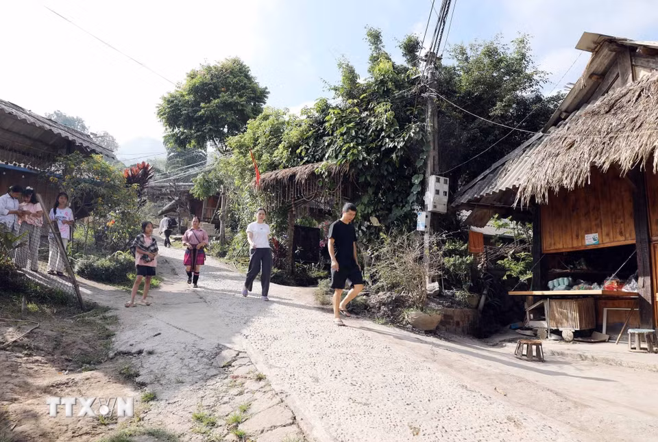 Những năm gần đây, du khách biết đến Lao Chải bởi không khí trong lành mát mẻ, con người thân thiện. (Ảnh: Quý Trung/TTXVN)