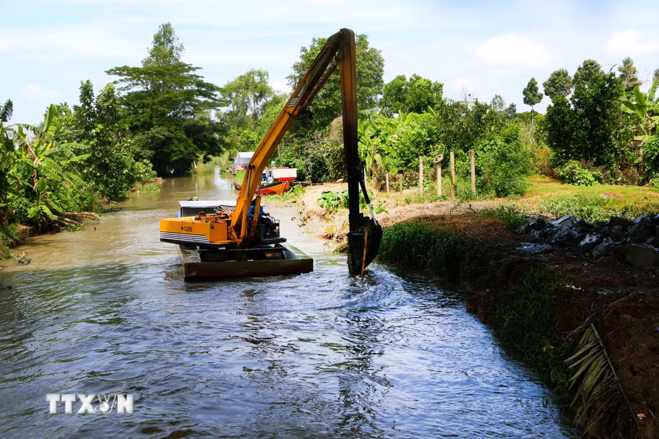 Thành phố Cần Thơ đã chỉ đạo xây dựng phương án phòng, chống hạn hán, thiếu nước và xâm nhập mặn theo kịch bản rủi ro rất cao, trong đó tính đến tình huống tương tự mùa khô 2019–2020 đối với xâm nhập mặn tại Đồng bằng sông Cửu Long. (Ảnh: Duy Khương/TTXVN)