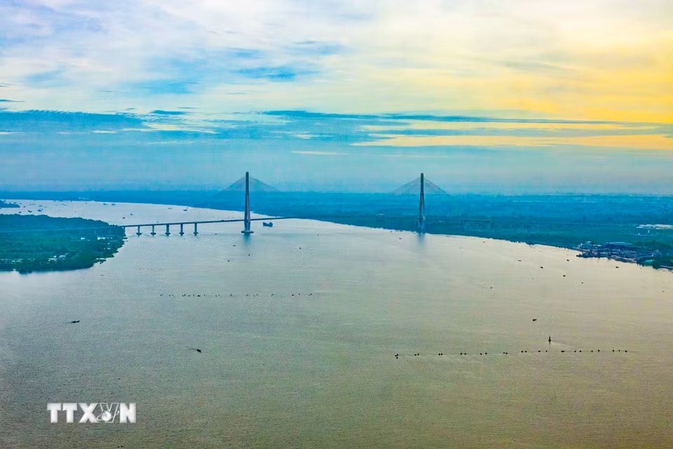 Dòng chảy về Đồng bằng sông Cửu Long trong mùa khô 2026-2027 được dự báo có thể thuộc nhóm năm ít nước; xâm nhập mặn có khả năng xuất hiện sớm từ tháng 12/2026. (Ảnh: Duy Khương/TTXVN)