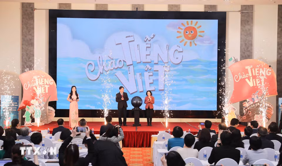 Lễ ra mắt Chương trình truyền hình “Chào tiếng Việt” dành cho người Việt Nam ở nước ngoài tại Hà Nội. (Ảnh: Thanh Tùng - TTXVN)