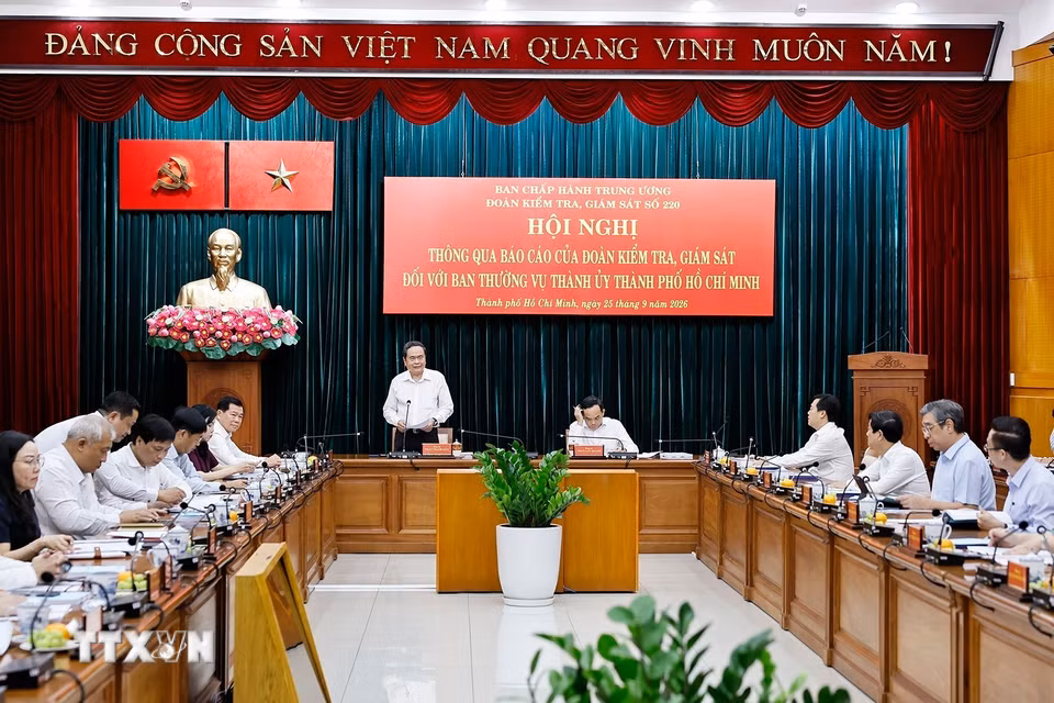 Ủy viên Bộ Chính trị, Chủ tịch Quốc hội Trần Thanh Mẫn, Trưởng Đoàn kiểm tra, giám sát số 220 của Bộ Chính trị phát biểu. (Ảnh: Doãn Tấn/TTXVN)