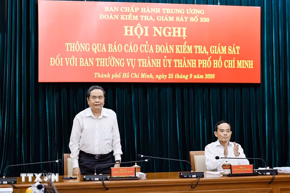 Ủy viên Bộ Chính trị, Chủ tịch Quốc hội Trần Thanh Mẫn, Trưởng Đoàn kiểm tra, giám sát số 220 của Bộ Chính trị phát biểu. (Ảnh: Doãn Tấn/TTXVN)