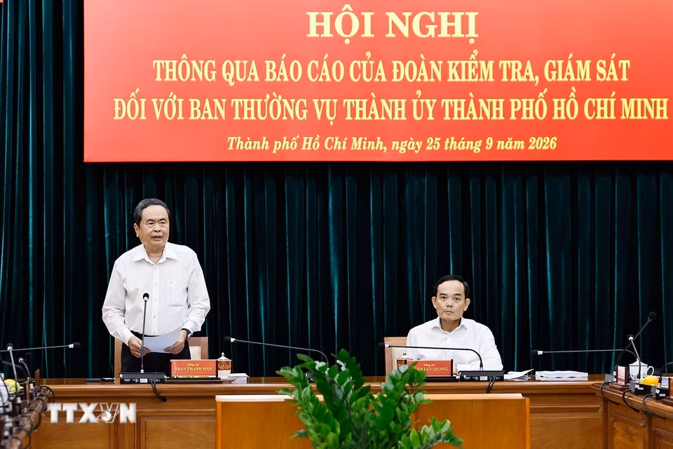 Ủy viên Bộ Chính trị, Chủ tịch Quốc hội Trần Thanh Mẫn, Trưởng Đoàn kiểm tra, giám sát số 220 của Bộ Chính trị phát biểu. (Ảnh: Doãn Tấn/TTXVN)