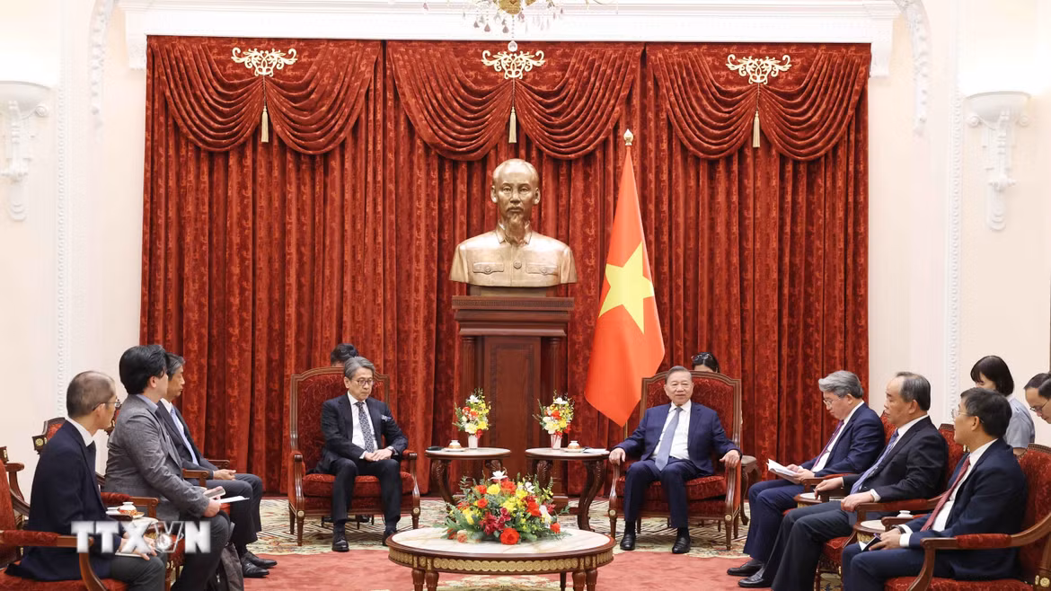 Tổng Bí thư, Chủ tịch nước Tô Lâm tiếp ông Maeda Tadashi, Chủ tịch Hội đồng quản trị Ngân hàng Hợp tác Quốc tế Nhật Bản (JBIC). (Ảnh: Thống Nhất/TTXVN)