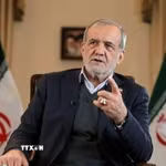 Tổng thống Iran Masoud Pezeshkian. (Ảnh IRNATTXVN phát)
