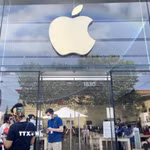 Một đại lý của Apple ở New York, Mỹ. (Ảnh: Kyodo/TTXVN)