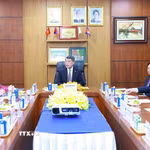 Thủ tướng Lê Minh Hưng thăm Công ty sữa Angkor Milk của Vinamilk tại Campuchia. (Ảnh: Dương Giang/TTXVN)
