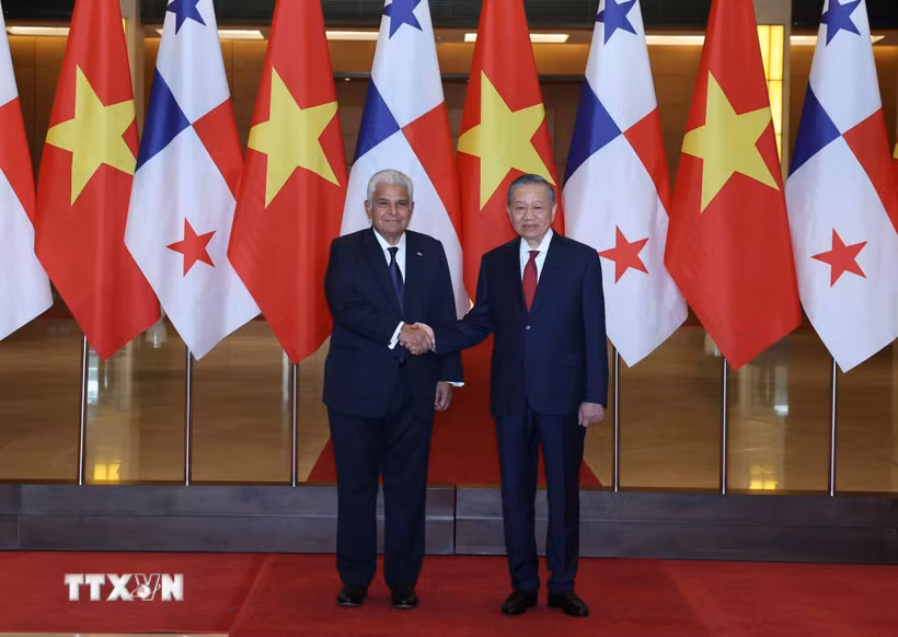 Tổng Bí thư, Chủ tịch nước Tô Lâm và Tổng thống Panama José Raúl Mulino. (Ảnh: Thống Nhất/TTXVN)