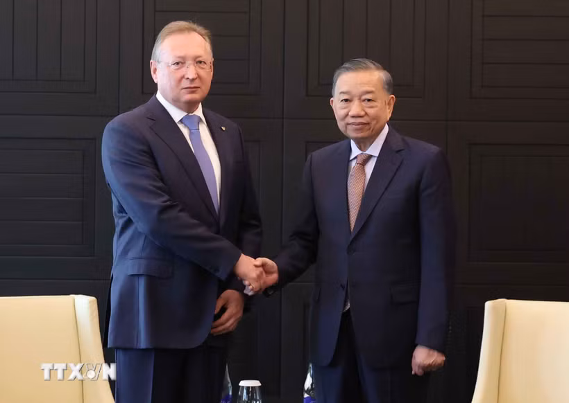 Tổng Bí thư, Chủ tịch nước Tô Lâm tiếp ông Sergei Kudryashov, Tổng Giám đốc Công ty Cổ phần Zarubezhneft. (Ảnh: Thống Nhất/TTXVN)