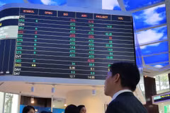 VN-Index đóng cửa ở mức 1.326,05 điểm sau khi tăng 1,59% so với tuần trước. (Ảnh: Vietnam+)