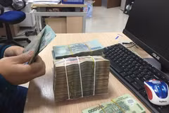 Hoạt động mua bán của các quỹ sẽ diễn ra đan xen và tác động trực tiếp lên thanh khoản và biến động giá của từng mã cổ phiếu. (Ảnh: Vietnam+)