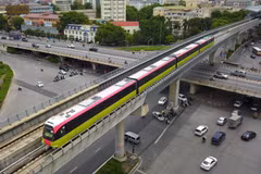 Vốn đầu tư thực hiện toàn xã hội trong chín tháng của năm 2025. Theo đó, tổng mức ước đạt 2,7 triệu tỷ đồng, tăng 11,6% so với cùng kỳ năm trước, cao hơn đáng kể so với mức tăng 7% của cùng kỳ năm 2024. (Ảnh: Vietnam+)