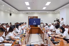 Cục Thuế và Đoàn chuyên gia Quỹ Tiền tệ quốc tế trao đổi kinh nghiệm về đổi mới mô hình quản lý thuế đối với doanh nghiệp lớn, ngày 17/8. (Ảnh: Cục Thuế)