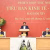 Thủ tướng Phạm Minh Chính chủ trì Phiên họp thứ nhất Tiểu ban Kinh tế-Xã hội Đại hội XIV của Đảng. (Ảnh: Dương Giang/TTXVN)