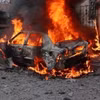 Phương tiện bị phá hủy trong một vụ tấn công ở thành phố Idlib, Syria ngày 1/12/2024. (Ảnh: Reuters/TTXVN)