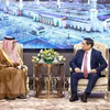 Thủ tướng Phạm Minh Chính tiếp ông Abdulla Mohammed Al Zamil, Chủ tịch Công ty đầu tư công nghiệp Zamil. (Ảnh: Dương Giang/TTXVN)