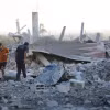 Cảnh đổ nát sau cuộc tấn công của Israel tại trại tị nạn Al-Bureij ở Dải Gaza. (Ảnh: THX/TTXVN)