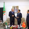 Tỉnh trưởng Constantine, ông Abdelkhalek Sayoda (thú 2, trái), tiếp Đại sứ Trần Quốc Khánh và đoàn công tác của Đại sứ quán Việt Nam tại Algeria. (Ảnh: Trung Khánh/TTXVN)