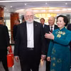 Bộ trưởng Nội vụ Phạm Thị Thanh Trà tiếp Tổng Giám mục Paul Richard Gallagher, Bộ trưởng Ngoại giao Tòa thánh Vatican. (Ảnh: Văn Điệp/TTXVN)