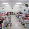 Bệnh nhân chạy thận nhân tạo tại Bệnh viện Chợ Rẫy, Thành phố Hồ Chí Minh. (Ảnh: Đinh Hằng/TTXVN)