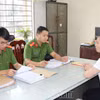 Cơ quan Công an lấy lời khai đối tượng Đoàn Thị Sáng. (Nguồn: Báo Hà Nam)