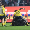 Osayi-Samuel đấm cổ động viên của Trabzonspor sau khi bị khiêu khích. (Nguồn: X)