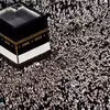 Các tín đồ Hồi giáo cầu nguyện tại Đền thờ Lớn ở thánh địa Mecca, Saudi Arabia, trước lễ hành hương Hajj, ngày 13/6/2024. (Ảnh: AFP/TTXVN)