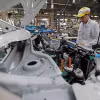 Dây chuyền lắp ráp ôtô tại nhà máy Honda Phúc Yên, Vĩnh Phúc. (Ảnh: Trần Việt/TTXVN) 
