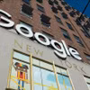 Biểu tượng Google tại tòa nhà ở New York, Mỹ. (Ảnh: AFP/TTXVN)