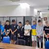 Hà Nội: Tạm giữ nhóm đối tượng ném vỏ chai thủy tinh gây thương tích