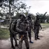 Binh sỹ CHDC Congo được triển khai tại khu vực ngoại ô Oicha. (Ảnh: AFP/TTXVN)
