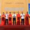 Triển lãm tranh cổ động tấm lớn về giá trị văn hóa, con người Việt Nam