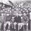 Đồng chí Võ Chí Công, Bí thư Khu ủy 5 với Ban Tuyên huấn Khu ủy 5 tại Dốc Voi, Trà My năm 1972. (Nguồn: tuyengiao.vn)
