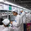 Một dây chuyền lắp ráp iPhone tại Ấn Độ. (Nguồn: Bloomberg)