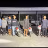 Các đối tượng cùng phương tiện bị tạm giữ tại Công an huyện Châu Phú, tỉnh An Giang. (Ảnh: Công an cung cấp)