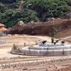 Chủ đầu tư dự án nghĩa trang Trường Đồng (thị trấn Lăng Cô, huyện Phú Lộc) đã triển khai san ủi mặt bằng, đang dần hoàn thiện thi công nhiều hạng mục trong giai đoạn 1 khu chưa đủ thủ tục pháp lý. (Ảnh: Đỗ Trưởng/TTXVN)