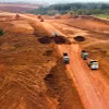 Khai thác quặng bauxite phục vụ chế biến alumin tại Công ty Nhôm Đắk Nông. (Ảnh: Hưng Thịnh/TTXVN)