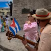 Khách du lịch Nga tham quan thủ đô La Habana, Cuba. (Ảnh: AFP/TTXVN)