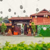 Nhà sàn gỗ lim lớn nhất Việt Nam thuộc Khu Du lịch sinh thái Him Lam Resort được trang hoàng sẵn sàng phục vụ du khách. (Ảnh: TTXVN phát)