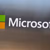 Biểu tượng Microsoft bên ngoài tòa nhà văn phòng ở Chevy Chase, Maryland, Mỹ. (Ảnh: AFP/TTXVN)