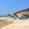 Khai thác đá ở Mỏ đá Phú Gia ở huyện Phú Lộc, Thừa Thiên-Huế. (Ảnh: Đỗ Trưởng/TTXVN)